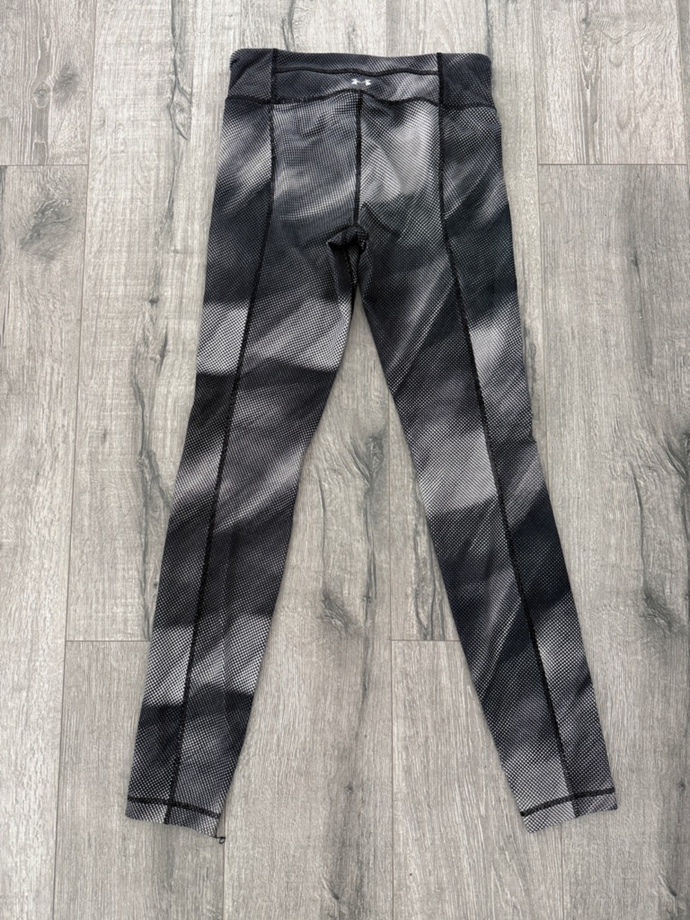 Under Armour Women's Black & Gray Patterned Leggings